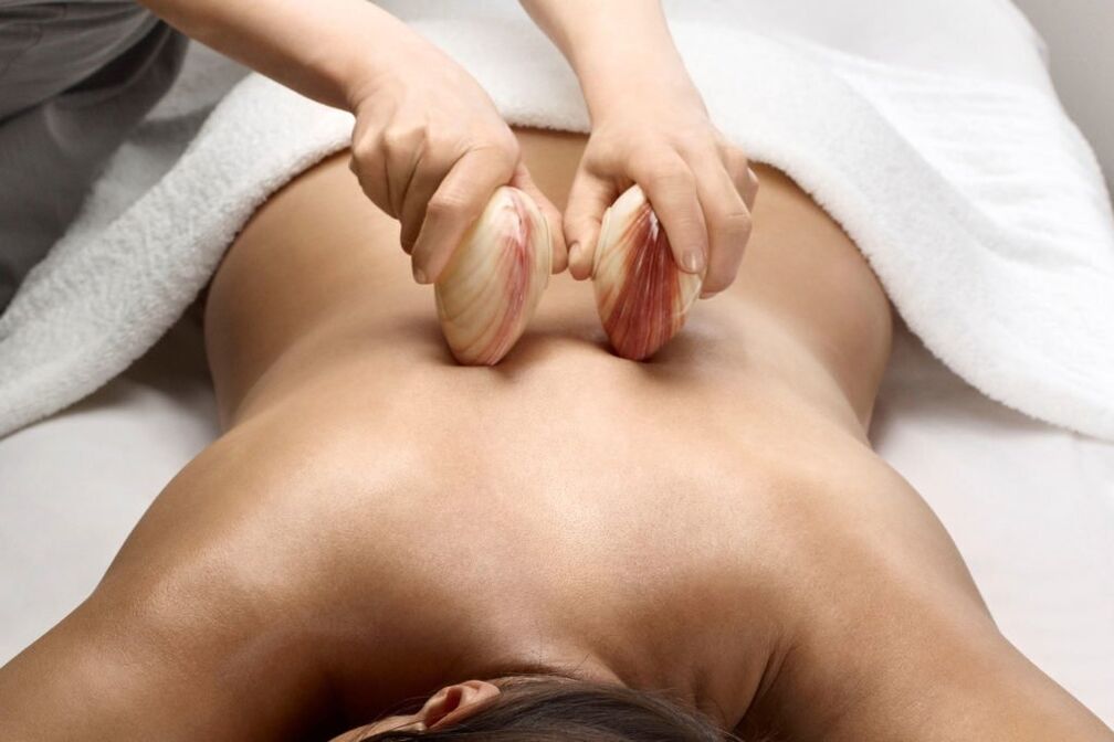 Method of eliminating pain in osteochondrosis - massage